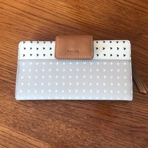 Fossil women’s wallet - Brand New!